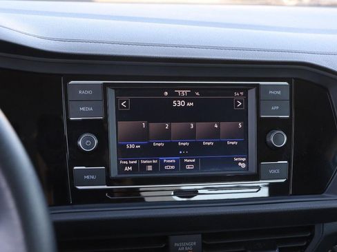 Used 2024 Volkswagen Jetta SE image 15