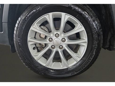 Used 2020 Jeep Cherokee Latitude image 10