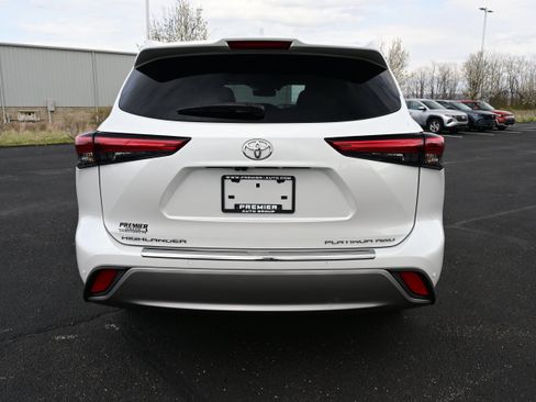 Used 2023 Toyota Highlander Platinum AWD/4WD image 7