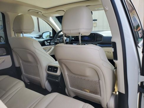 Used 2022 Mercedes-Benz GLS 450 4MATIC image 33