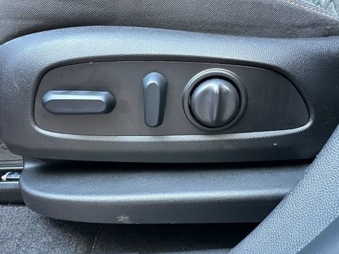Used 2024 Chevrolet Equinox LT w/ LPO, Floor Liner Package FWD image 23