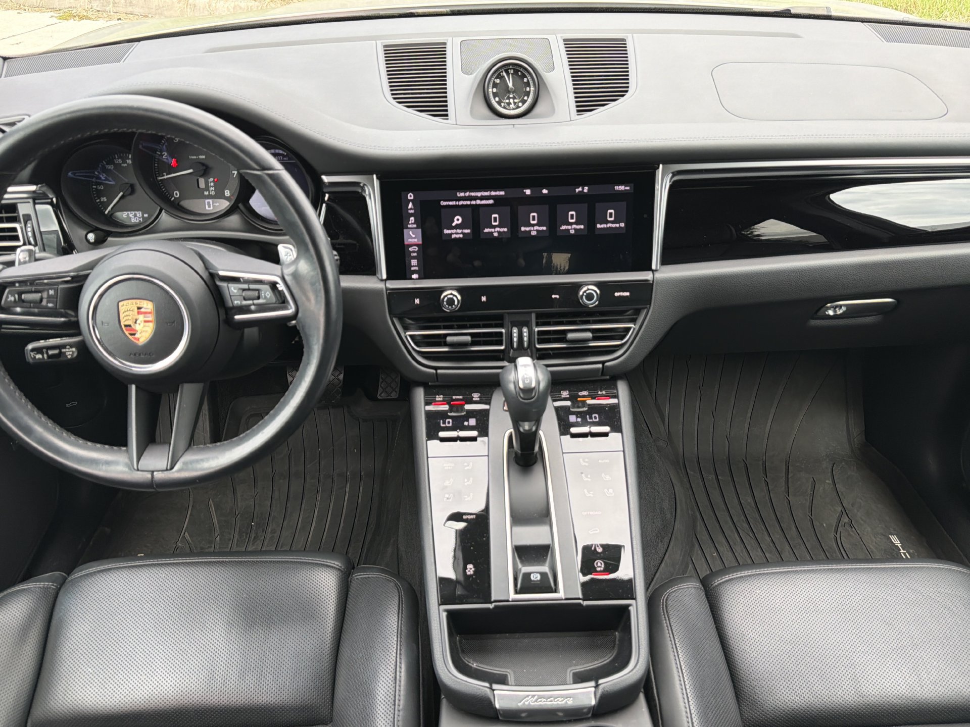 Used 2023 Porsche Macan Turbo AWD/4WD image 16