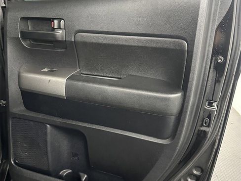 Used 2010 Toyota Tundra 4x4 Double Cab image 29