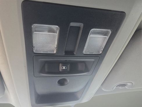 Used 2018 RAM 2500 SLT image 27