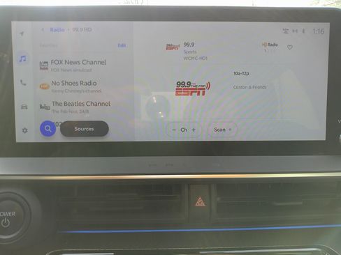 Used 2023 Toyota Prius Limited image 38