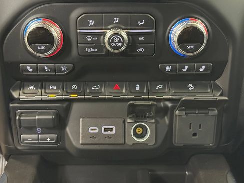 Used 2021 GMC Sierra 1500 Denali AWD/4WD image 42