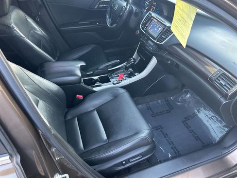 Used 2017 Honda Accord EX-L image 20