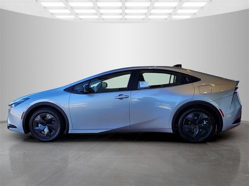 New 2026 Toyota Prius LE image 5