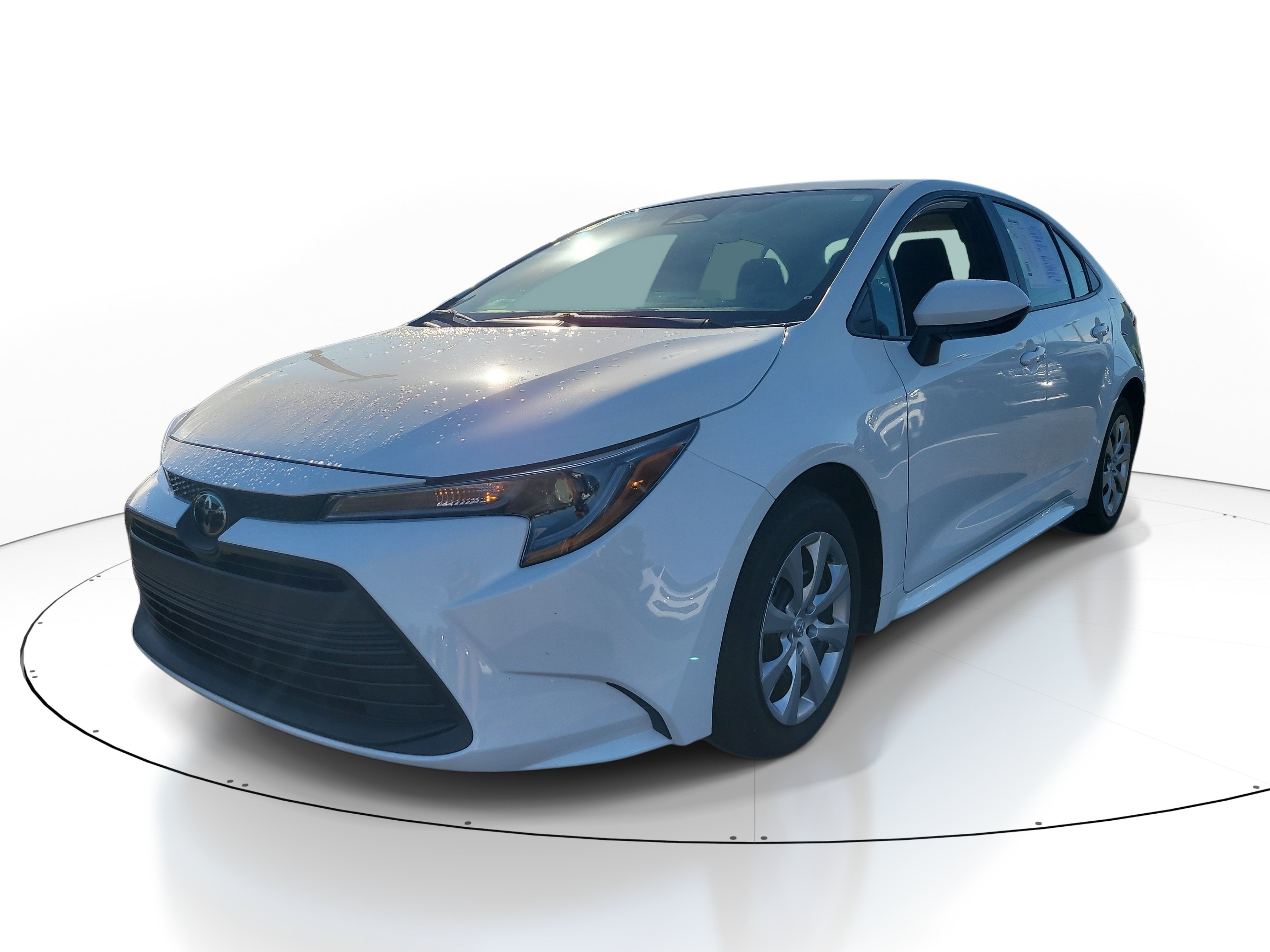 Used 2025 Toyota Corolla LE FWD image 3