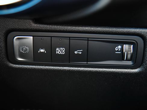 Used 2024 Chevrolet Equinox EV LT FWD image 40