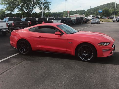 Used 2021 Ford Mustang GT RWD image 2