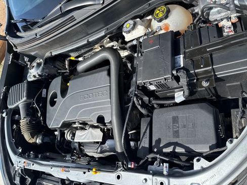 Used 2023 Chevrolet Equinox LT FWD image 22