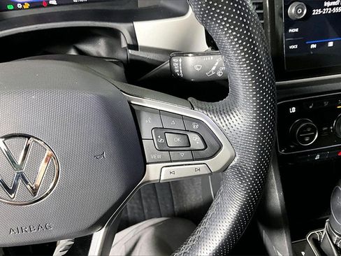 Used 2021 Volkswagen Atlas Cross Sport SEL R-Line image 15