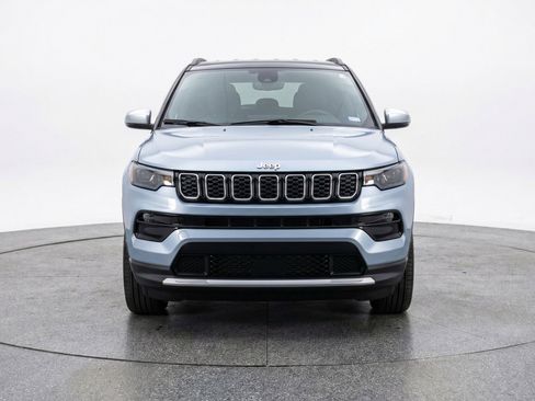 Used 2025 Jeep Compass Limited AWD/4WD image 2