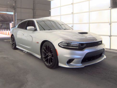 Used 2020 Dodge Charger Scat Pack RWD image 2