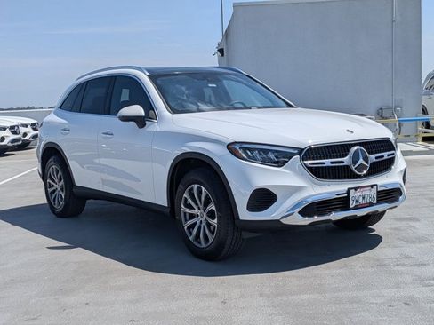 Used 2026 Mercedes-Benz GLC 300 4MATIC image 3