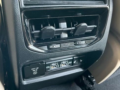 Used 2023 Jeep Grand Cherokee Limited image 26