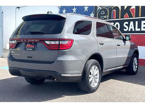 Used 2022 Dodge Durango SXT w/ Trailer Tow Group IV AWD/4WD image 2