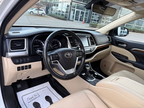 Used 2019 Toyota Highlander Limited image 46