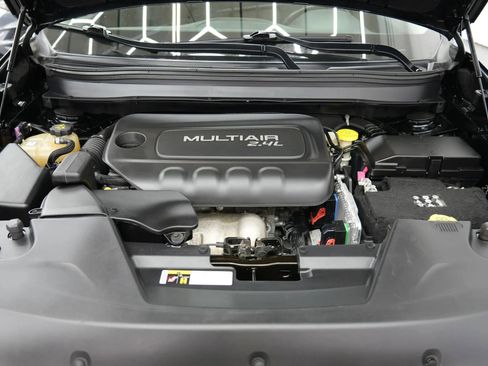 Used 2017 Jeep Cherokee Latitude w/ Safety/Convenience Group image 6