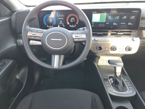 New 2026 Hyundai Kona SE image 9