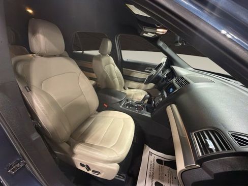 Used 2018 Ford Explorer XLT w/ Equipment Group 202A image 19
