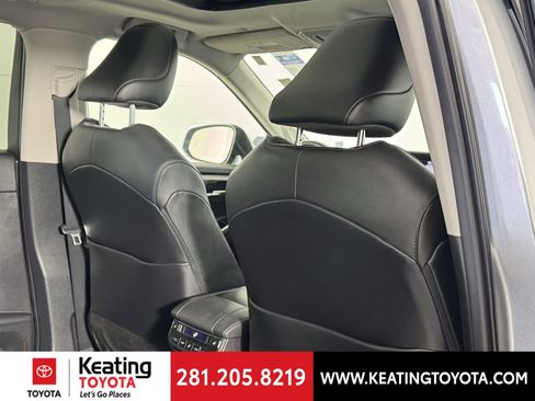 Used 2021 Toyota Highlander Platinum image 19