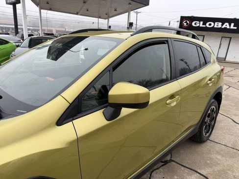 Used 2023 Subaru Crosstrek 2.0i Premium AWD/4WD image 19
