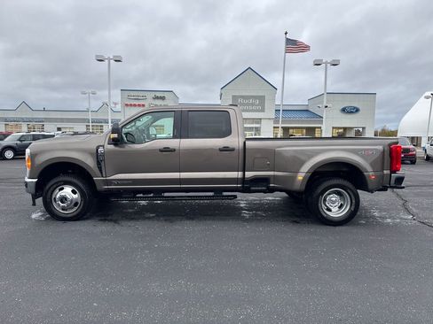 Used 2023 Ford F350 XLT image 4