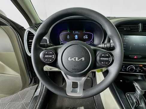 Used 2023 Kia Soul LX FWD image 11