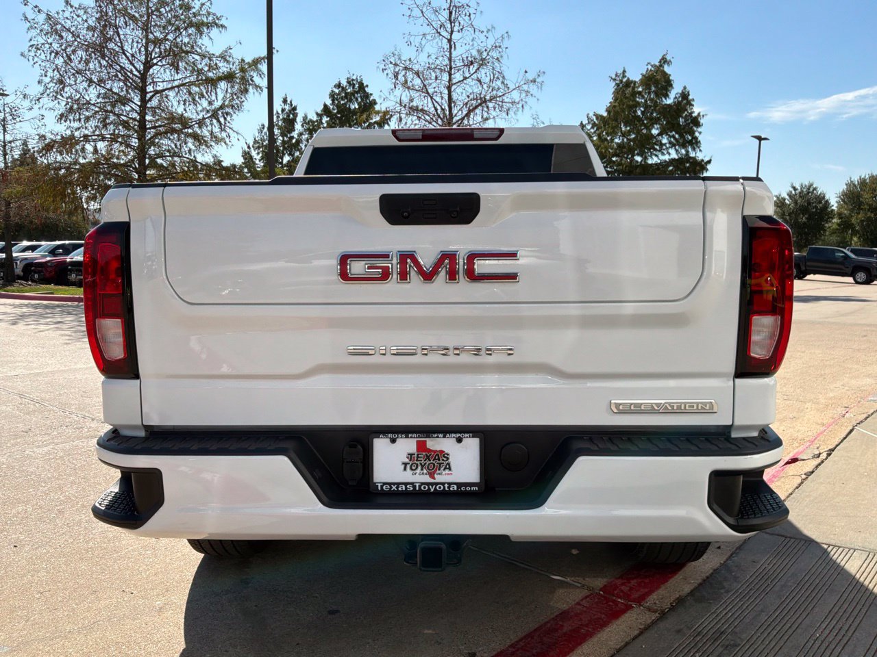 Used 2024 GMC Sierra 1500 Elevation AWD/4WD image 7
