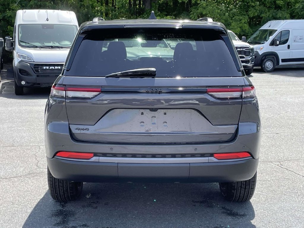 New 2026 Jeep Grand Cherokee Altitude AWD/4WD image 7