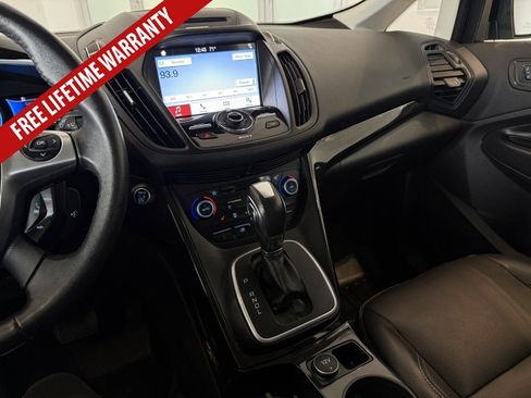 Used 2017 Ford C-MAX Energi Titanium FWD image 34