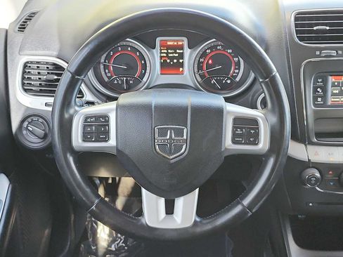 Used 2020 Dodge Journey SE w/ SE Popular Equipment Group FWD image 19