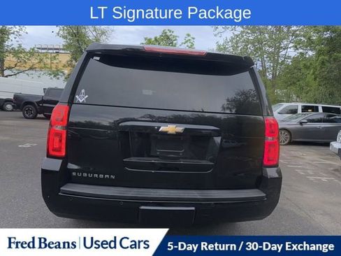 Used 2019 Chevrolet Suburban LT w/ LT Signature Package AWD/4WD image 3