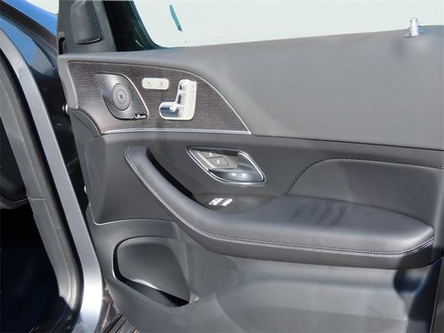 Used 2025 Mercedes-Benz GLS 450 GLS 450 image 19