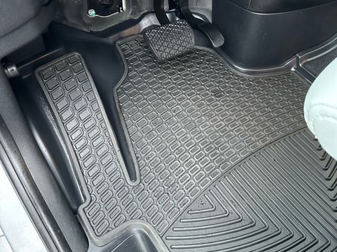 Used 2024 Mercedes-Benz Sprinter 3500 image 29