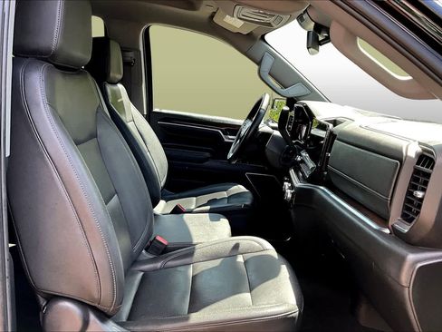Used 2025 GMC Sierra 1500 SLT RWD image 9