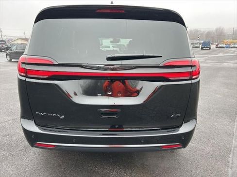 New 2026 Chrysler Pacifica Select image 28