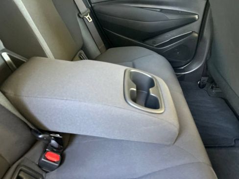 Used 2025 Toyota Corolla LE FWD image 30