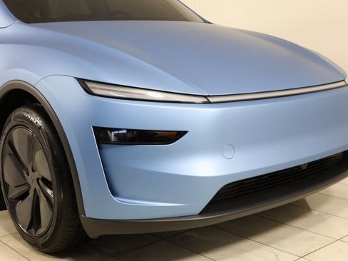 Used 2026 Tesla Model Y Long Range image 36
