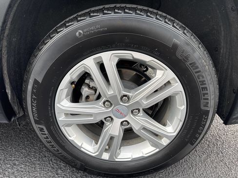 Used 2024 GMC Terrain SLE image 22