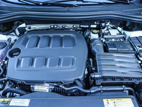 New 2026 Volkswagen Tiguan SE image 19