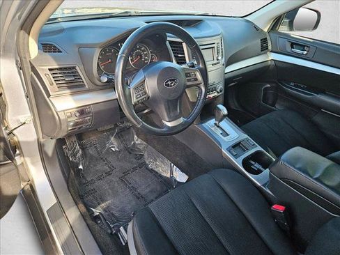 Used 2014 Subaru Outback 2.5i Premium image 10