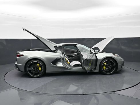 Used 2023 Chevrolet Corvette Stingray Coupe w/ 1LT image 33