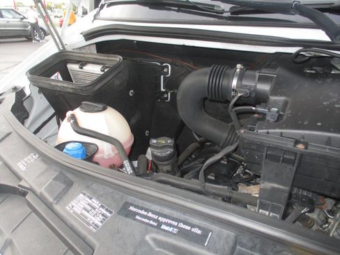 Used 2016 Freightliner Sprinter 3500 RWD image 21