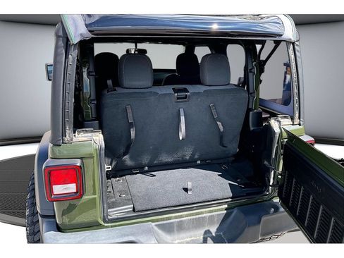 Used 2021 Jeep Wrangler Sport AWD/4WD image 38