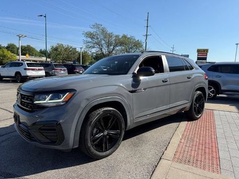 Used 2023 Volkswagen Atlas Cross Sport SEL R-Line AWD/4WD image 3