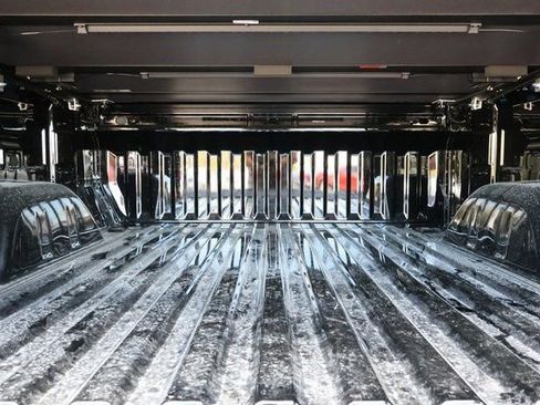 New 2026 GMC Sierra 1500 SLE image 18