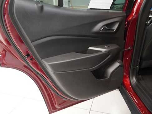 Used 2024 Chevrolet Trax LT w/ Driver Confidence Package FWD image 24